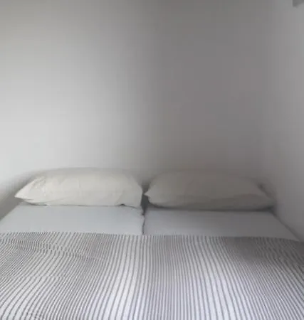 Studio And Terrace And Kitchen And Sea View Sleeps 2 Daire *